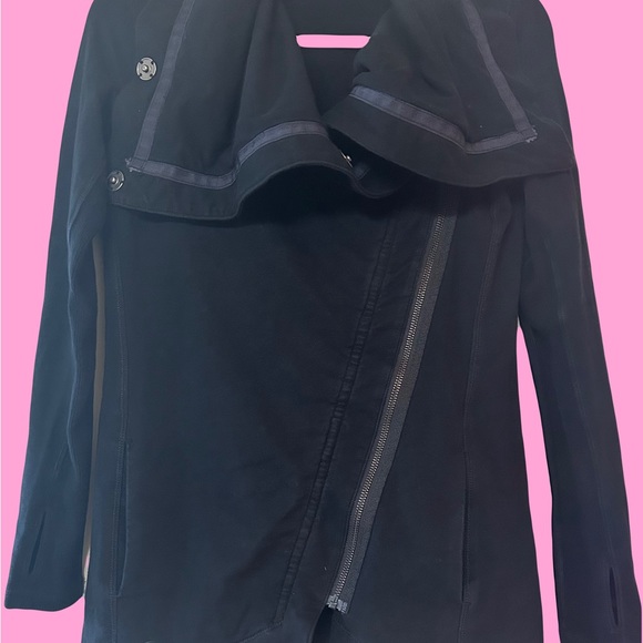 Lululemon Black Asymmetric Zip Jacket Size 10 - Picture 2 of 2
